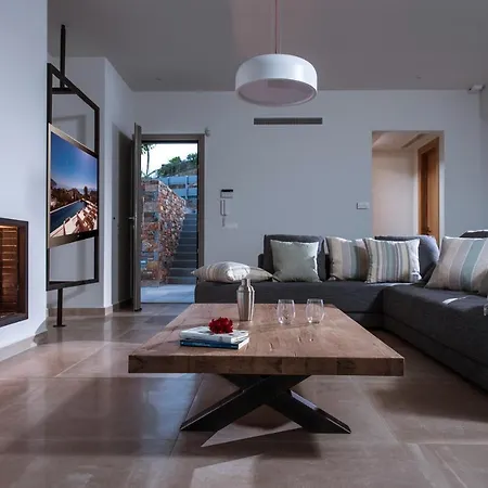 Luxury With Stunning Views In